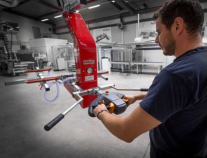 Manipulateur panneaux bois