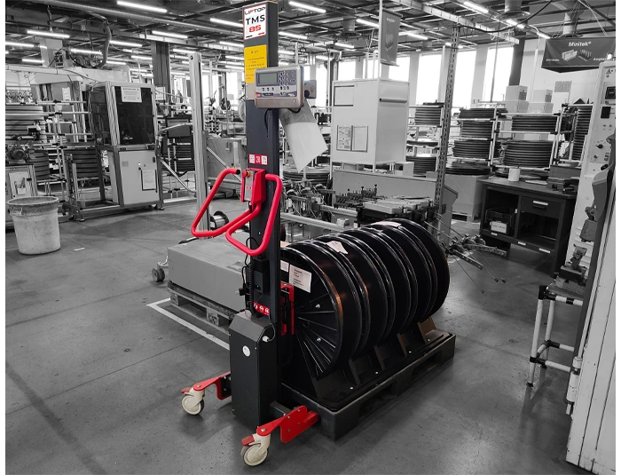 Chariot de manutention industriel